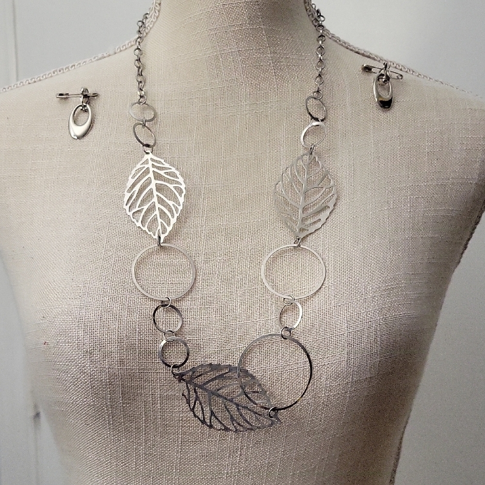 Elegant Silver Leaf Necklace and Clip On Earings